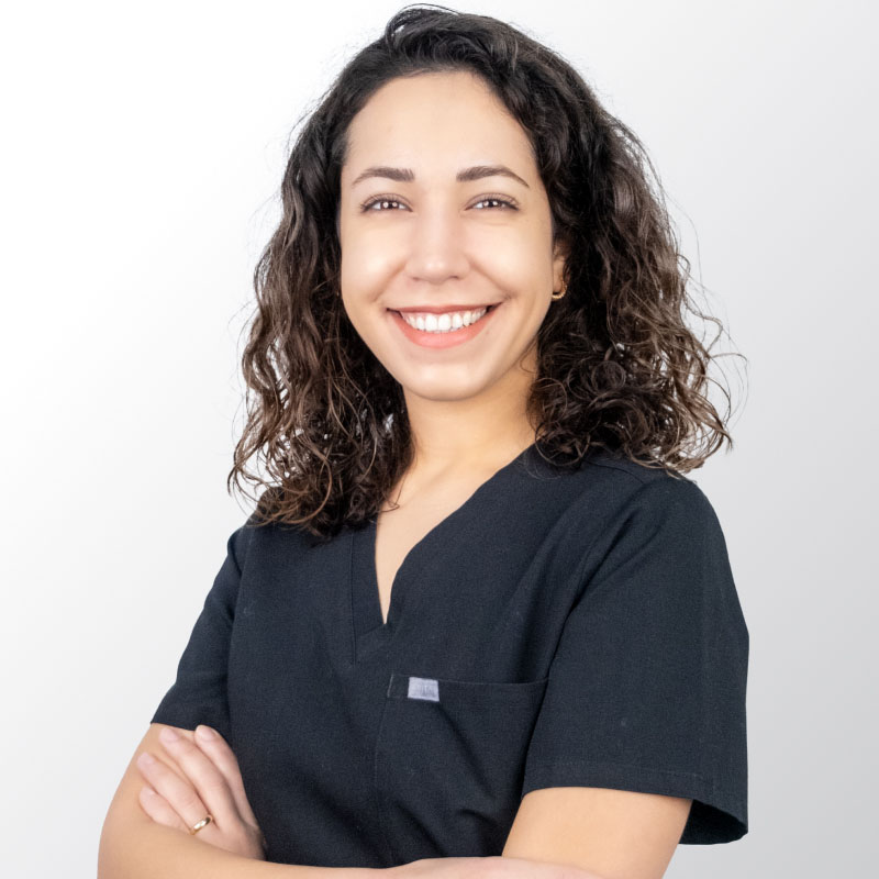 https://www.dentaflyklinik.com/wp-content/uploads/2025/01/dt-esra.jpg